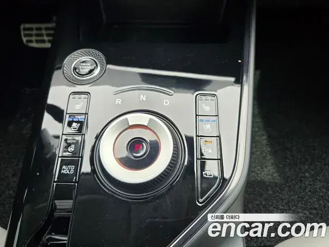Kia Niro 2024 — Фото 8/20