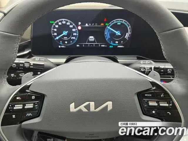 Kia Niro 2024 — Фото 11/20