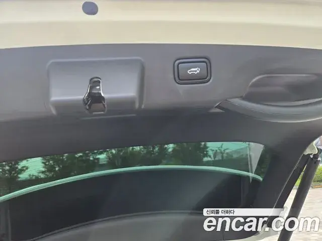 Kia Niro 2024 — Фото 19/20
