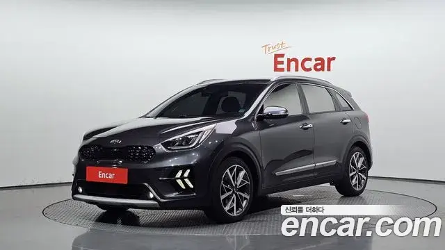 Kia Niro 2020 — Фото 1/20