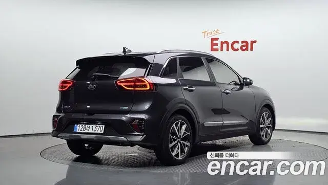 Kia Niro 2020 — Фото 2/20