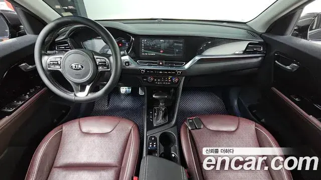 Kia Niro 2020 — Фото 7/20