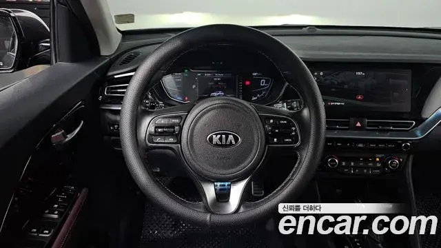 Kia Niro 2020 — Фото 12/20