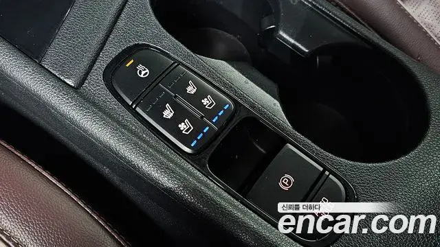 Kia Niro 2020 — Фото 16/20