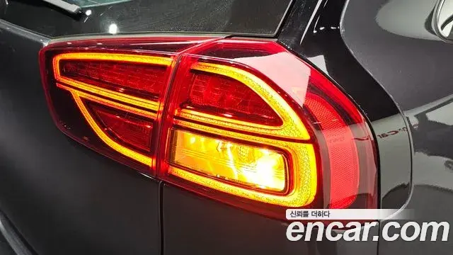 Kia Niro 2020 — Şəkil 23/31