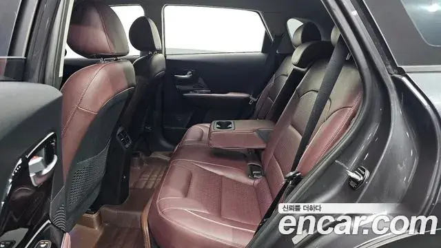 Kia Niro 2020 — Şəkil 27/31