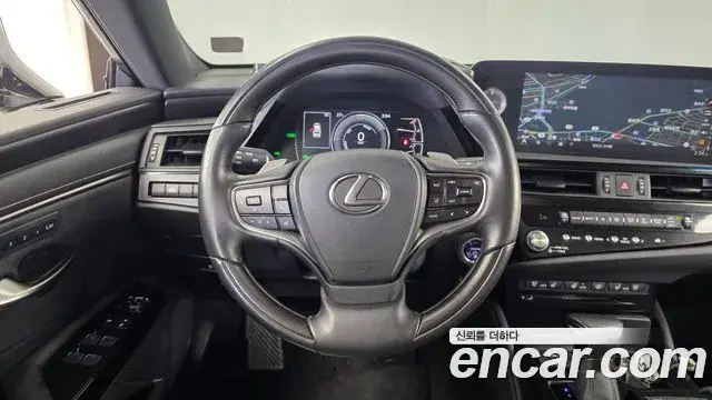 Lexus ES300h 2021 — Şəkil 23/35
