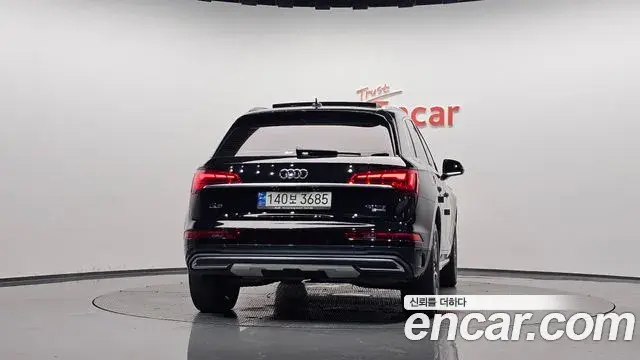 Audi Q5 2022 — Фото 4/20