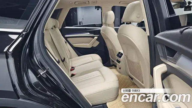 Audi Q5 2022 — Фото 11/20