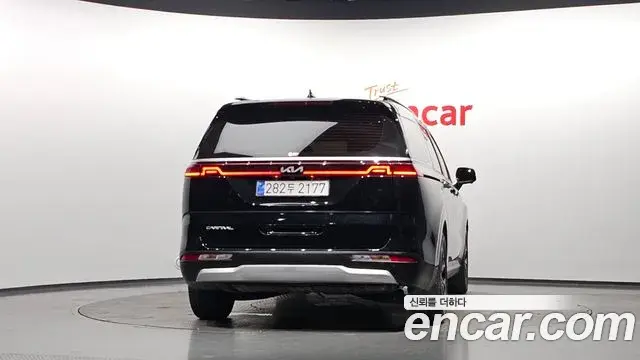 Kia Carnival 2023 — Photo 4/20
