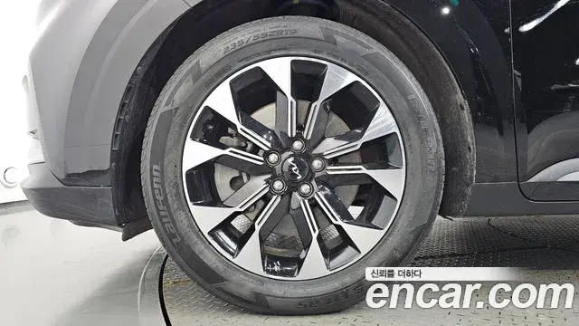 Kia Carnival 2023 — Photo 5/20