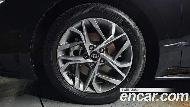 Hyundai Sonata 2022 — Фото 5/20