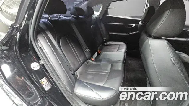 Hyundai Sonata 2022 — Фото 11/20