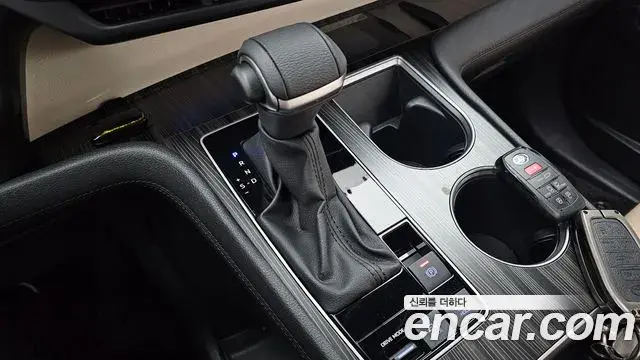 Toyota Sienna 2023 — ფოტო 21/33