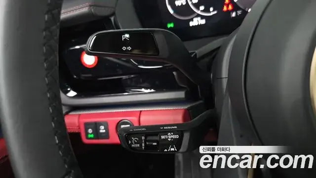 Porsche Panamera 2024 — Şəkil 33/38