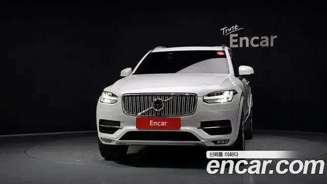 Volvo XC90 2018 — Фото 2/20