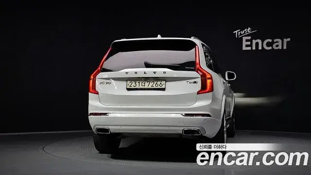 Volvo XC90 2018 — Фото 3/20