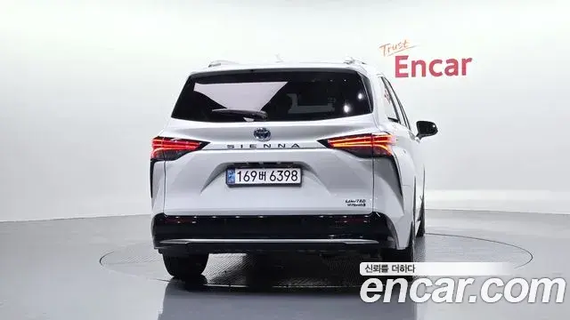 Toyota Sienna 2024 — Şəkil 16/20