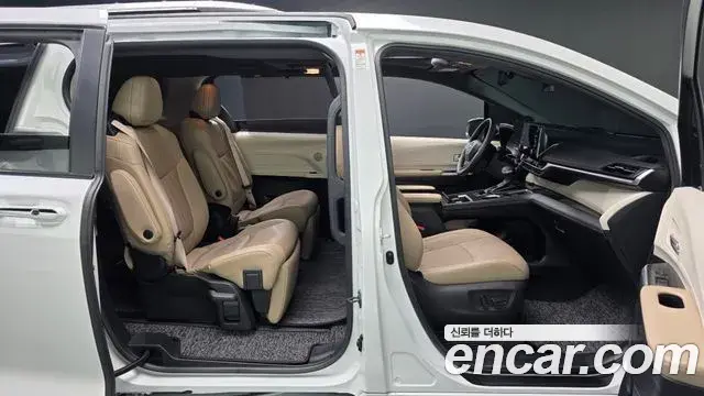 Toyota Sienna 2024 — Şəkil 10/20