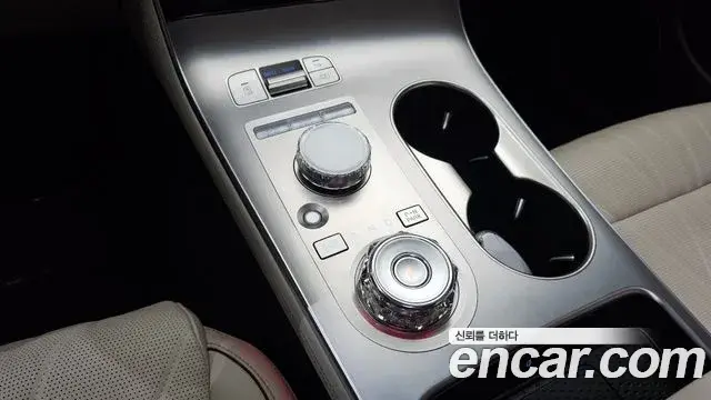 Genesis GV70 2025 — Фото 9/20