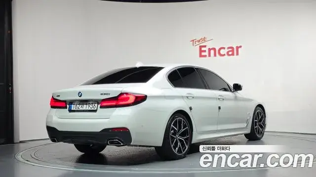 BMW 5 Series 2022 — ფოტო 2/20
