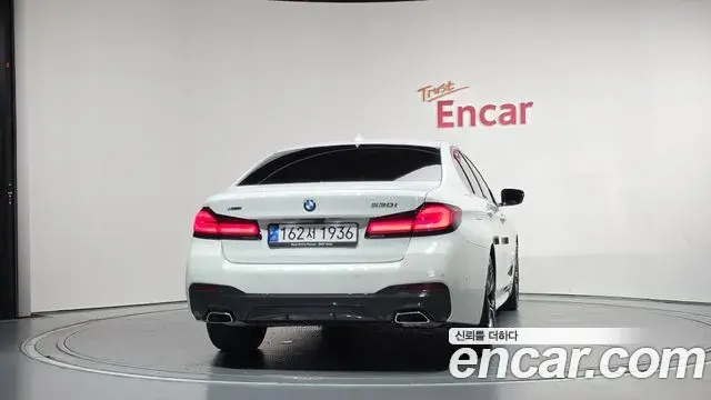 BMW 5 Series 2022 — ფოტო 4/20