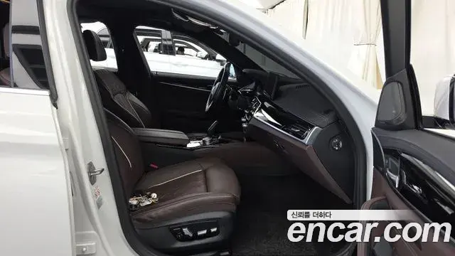 BMW 5 Series 2022 — ფოტო 11/20
