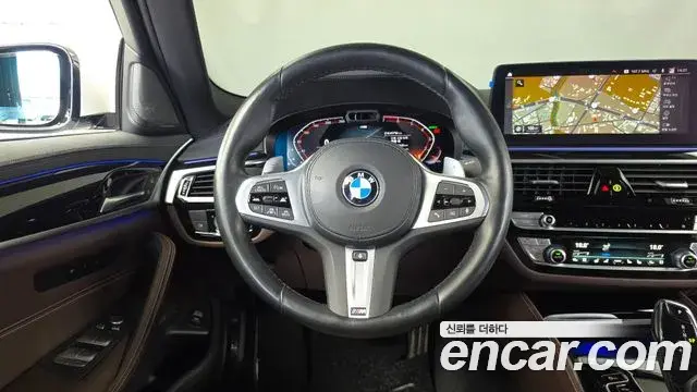 BMW 5 Series 2022 — ფოტო 13/20