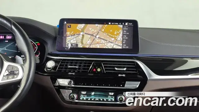 BMW 5 Series 2022 — ფოტო 14/20