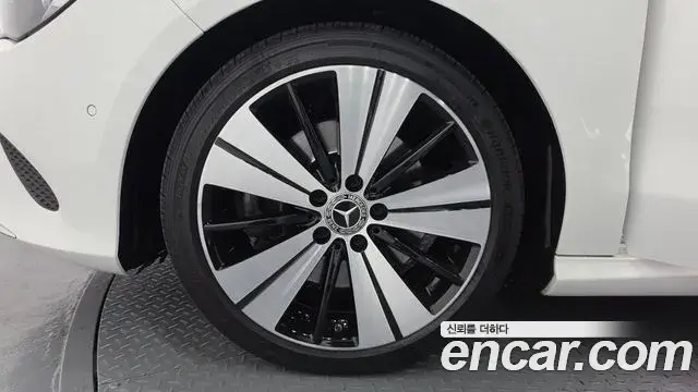 Mercedes-Benz CLA-Class 2018 — Фото 5/20