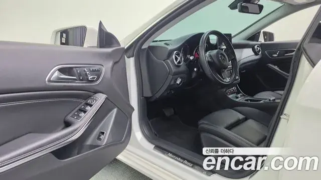 Mercedes-Benz CLA-Class 2018 — Фото 12/20