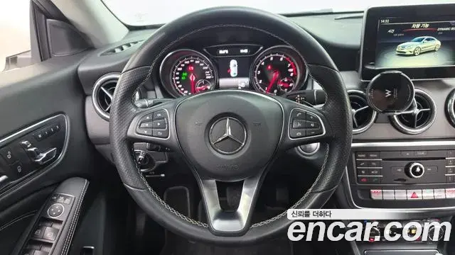 Mercedes-Benz CLA-Class 2018 — Фото 13/20