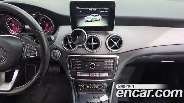 Mercedes-Benz CLA-Class 2018 — Фото 14/20