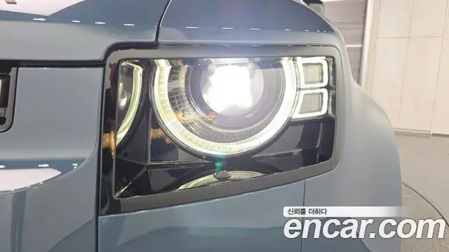 Land Rover Defender 2025 — Фото 17/20