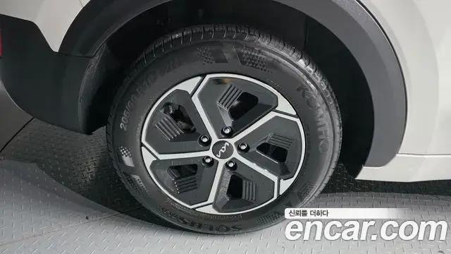Kia Niro 2022 — Фото 5/20