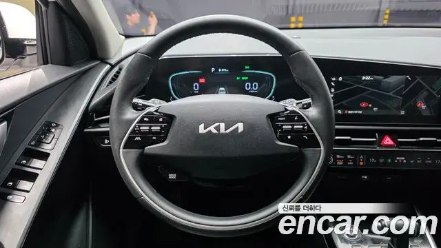 Kia Niro 2022 — Фото 13/20
