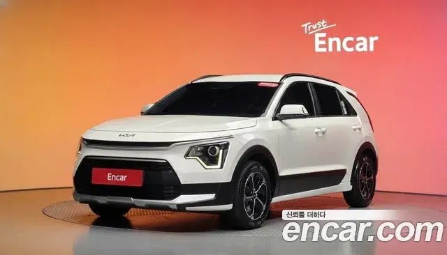 Kia Niro 2022 — Фото 1/20