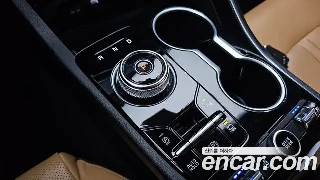 Kia K5 2021 — ფოტო 12/37