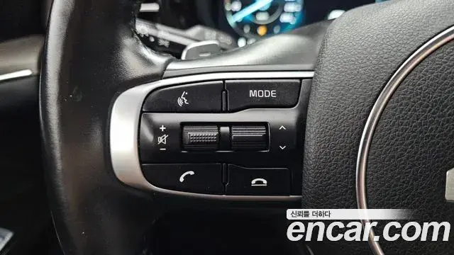 Kia K5 2021 — ფოტო 11/37