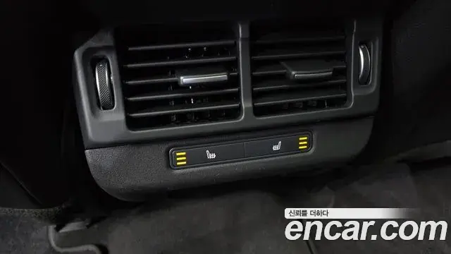 Land Rover Range Rover Evoque 2023 — Photo 7/20