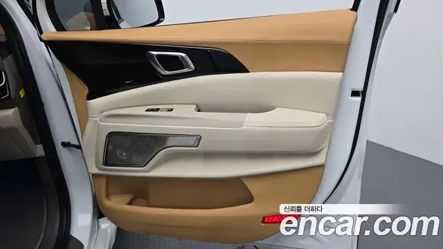 Kia Carnival 2024 — ფოტო 29/37