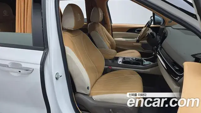 Kia Carnival 2024 — ფოტო 33/37