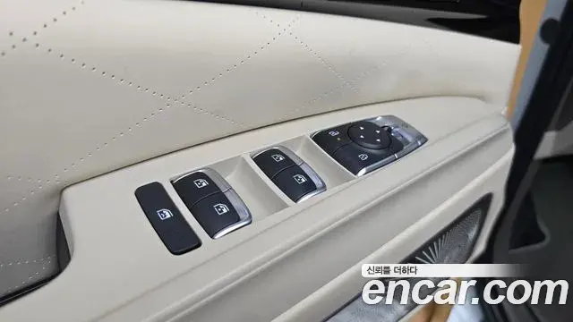 Kia Carnival 2024 — ფოტო 26/37