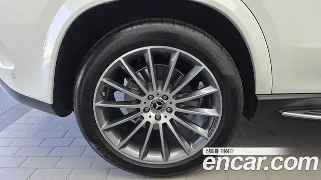 Mercedes-Benz GLE-Class 2025 — Фото 5/20