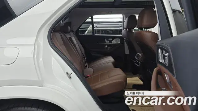Mercedes-Benz GLE-Class 2025 — Фото 12/20