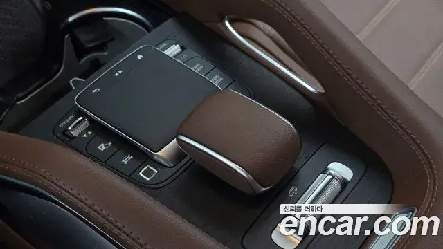 Mercedes-Benz GLE-Class 2025 — Фото 16/20