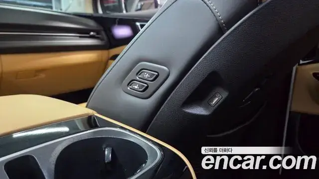 Kia Carnival 2021 — Фото 13/20