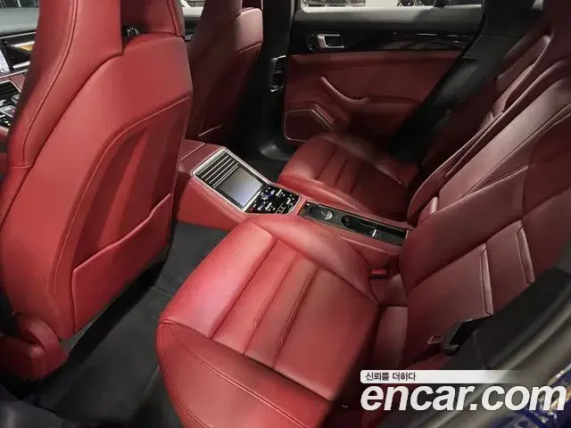 Porsche Panamera 2020 — Фото 5/13