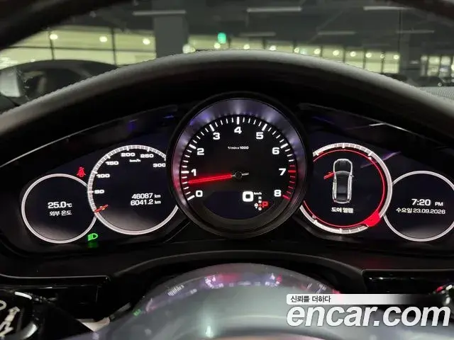 Porsche Panamera 2020 — Фото 9/13