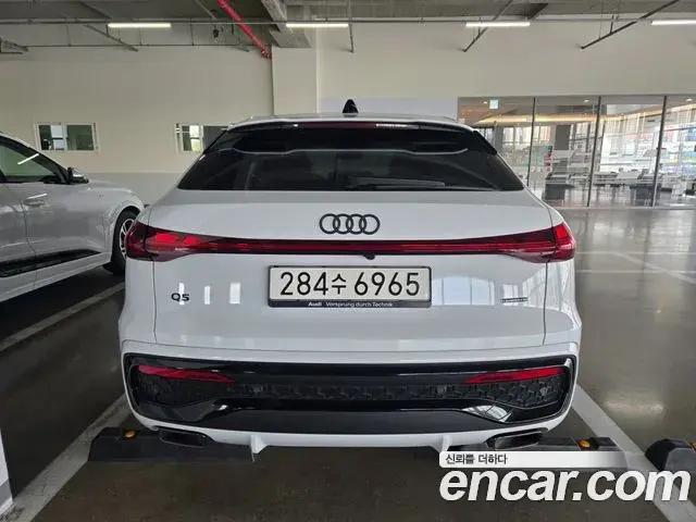 Audi Q5 2025 — Фото 4/16